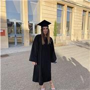 Ayant obtenu mon master 2 droit des affaires appliqué au monde de la santé, je donne des cours de soutien en parallèle !